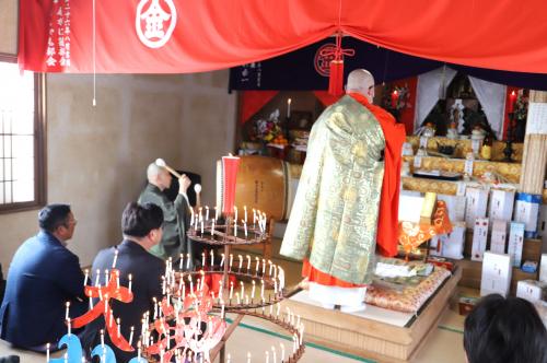 金毘羅大権現の神殿で祈祷