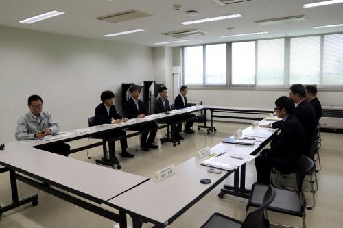 池田河川事務所要望書提出②