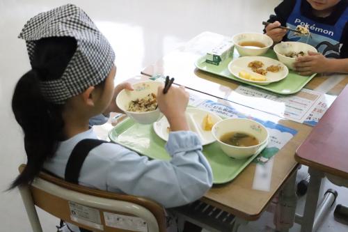 ふるさと給食(五目御飯)